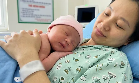 Nóng: Đề xuất chi thưởng dự kiến lên tới 2 triệu đồng khi sinh con và 3 nhóm phụ nữ được thụ hưởng