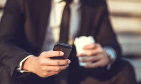 Chồng “thả tim” tin nhắn đi "massage thư giãn", lời giải thích khiến tôi hoang mang