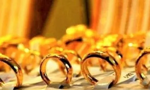 Giá vàng chiều ngày 28/4: SJC, PNJ đồng loạt hạ giá, chênh lệch mua - bán là bao nhiêu?