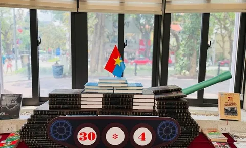 Trưng bày hơn 300 tài liệu sách, báo 'Việt Nam – Vang mãi những chiến công'
