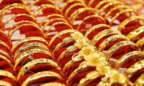 Giá vàng chiều nay 4/5: SJC, DOJI, PNJ cùng tăng giá, một thương hiệu đi ngược xu hướng