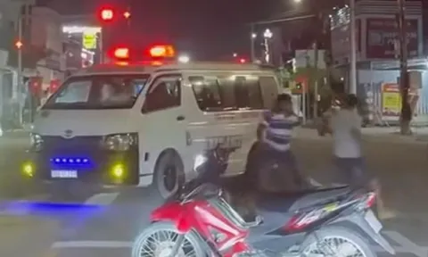 Huỳnh Văn Chí đuổi theo suốt 10km, đập phá xe cứu thương đang chở nạn nhân: Nguyên nhân gây phẫn nộ