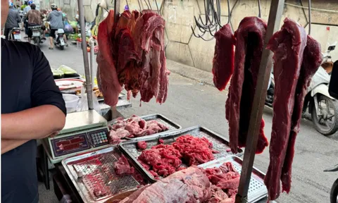 Bóc trần thủ đoạn biến thịt đông lạnh thành "thịt bò tươi", tiêu thụ ở 2 khu chợ, thu hơn 9 tỷ đồng của "ông chủ" Nguyễn Văn Thái
