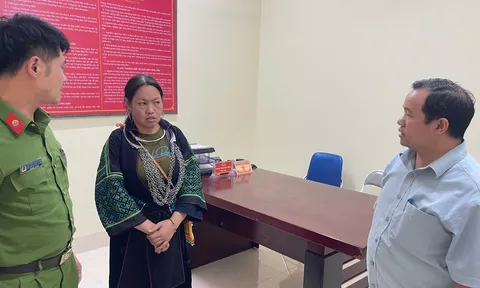 Bắt khẩn cấp vợ chồng Vàng A Dơ