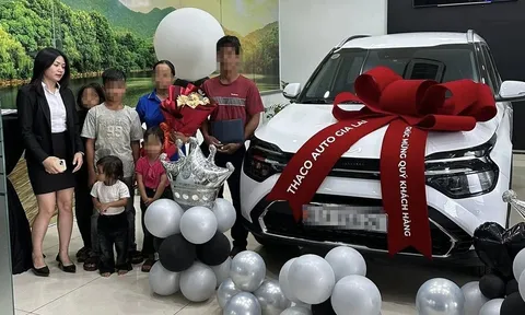 Thông tin bất ngờ về cặp vợ chồng 4 con giản dị đến nhận ôtô mới ở Gia Lai gây sốt