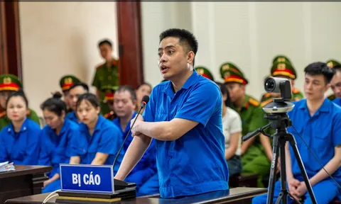 Xét xử vụ vận chuyển 40 bánh heroin, một cán bộ công an hy sinh: Bùi Đình Khánh khai gì tại tòa?