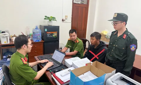 Đường dây làm giả giấy tờ xuyên quốc gia bị triệt phá: Hé lộ “xưởng ngầm” hoạt động tinh vi trên mạng xã hội