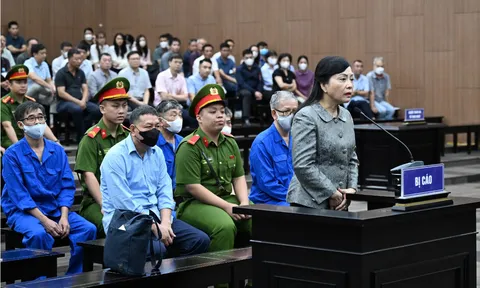Cựu Bộ trưởng Nguyễn Thị Kim Tiến khai về “gói quà” tại phiên tòa sai phạm dự án bệnh viện nghìn tỷ