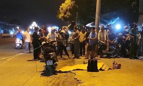 Vừa tấp xe vào lề, người phụ nữ 42 tuổi ngã gục tử vong: Camera an ninh hé lộ khoảnh khắc cuối cùng