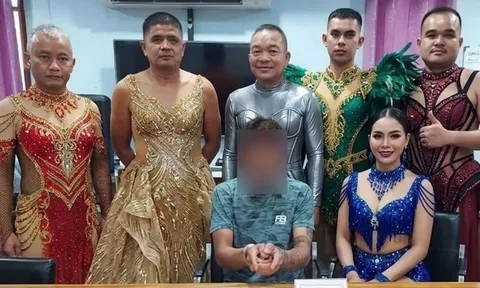 Người dân bất ngờ chứng kiến cảnh sát chìm cải trang bắt gọn 'ông trùm' buôn ma túy trong chuyên án lớn