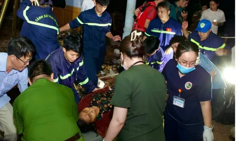 Người phụ nữ nhặt ve chai rơi xuống giếng sâu 30m nhiều tiếng: "Tôi cố trèo lên nhưng lại rơi xuống..."