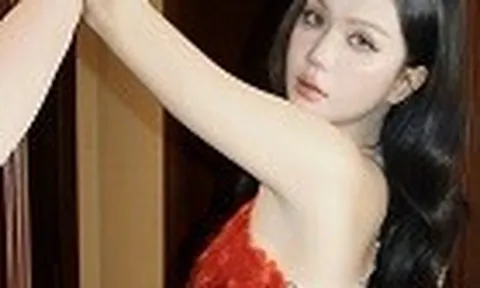 Ngọc Trinh khẳng định đẳng cấp "nữ hoàng nội y" qua loạt ảnh khoe trọn lưng trần gợi cảm