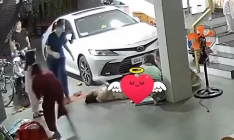 Em bé “phá kèo” gói sinh VIP trong bệnh viện, chào đời theo cách không ai ngờ