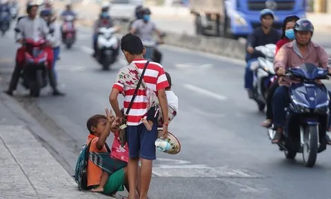 Loạt giải pháp mới của TP.HCM xử lý nghiêm hành vi chăn dắt trẻ em, người khuyết tật, người cao tuổi đi xin ăn