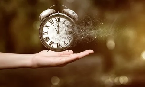 Tại sao thời gian có vẻ trôi nhanh hơn khi lớn tuổi?