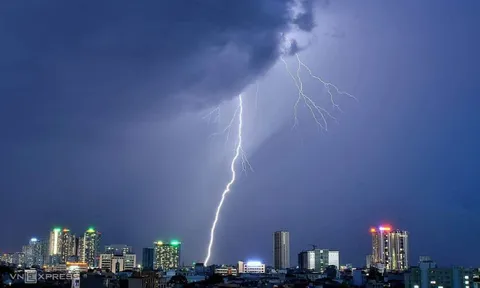 Bị sét đánh vẫn tự lái xe về nhà, cô giáo 46 tuổi không ngờ đó chỉ là bắt đầu cho chuỗi bi kịch cuộc đời