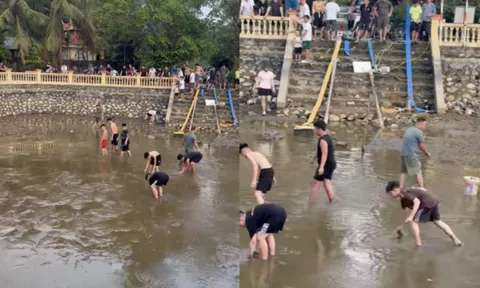 Tát cạn giếng làng để tìm vàng