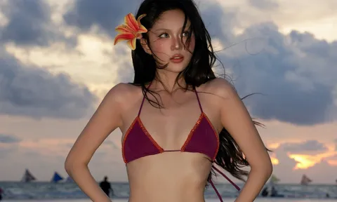 Ngọc Trinh diện bikini đỏ “bé xíu”, vòng eo con kiến tuổi 37 gây "thương nhớ"