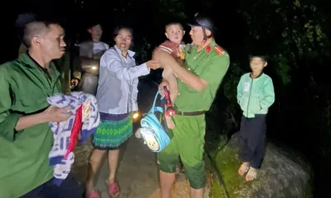 Mất tích khi đang chơi, bé 2 tuổi ở Lai Châu được tìm thấy cách nhà 800m trong một “lớp bảo vệ bất ngờ”