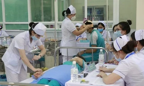 Mức hỗ trợ mới dành cho y tế cơ sở: Có nơi hưởng tới 0,7 lần lương cơ sở