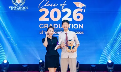 Dân tình thi nhau 'xin vía' Bảo Thanh: Quý tử 15 tuổi đã cao 1m75, visual chuẩn soái ca