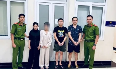 Phát hiện 2 cô gái có biểu hiện bất thường, công an bắt khẩn cấp Lê Văn Hào và Đặng Ngọc Tiệp