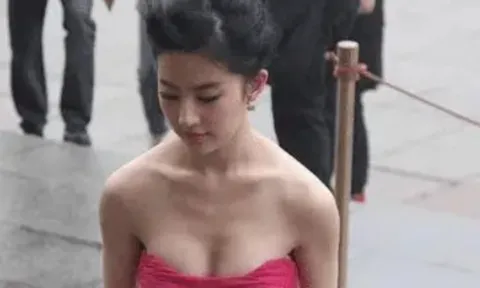 Lưu Diệc Phi và những khoảnh khắc "hững hờ" gây tranh cãi