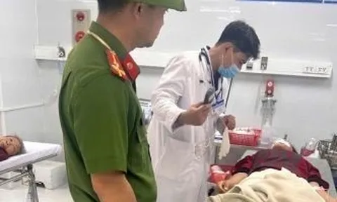 Cô gái 20 tuổi nằm bất tỉnh bên đường với nhiều vết thương may mắn gặp "ân nhân"