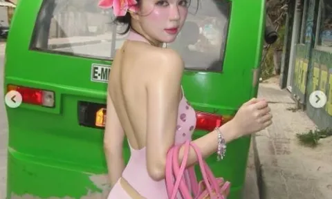 Ngọc Trinh lại khiến mạng xã hội “nóng rực”