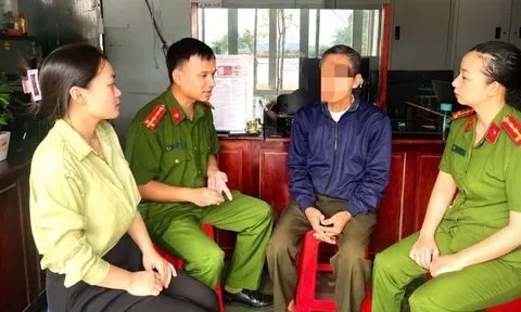 Nghe tin cháu gặp chuyện, cụ ông vội vã đi rút tiền: Một chi tiết nhỏ đã giúp ông giữ lại hơn 200 triệu đồng