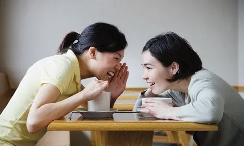 Người khôn ngoan không nói 3 điều: Kẻ dại "treo" nơi cửa miệng