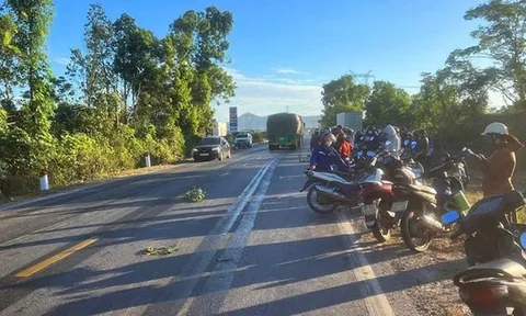 Phát hiện thi thể người đàn ông bên đường cùng chiếc xe máy không biển số: Hiện trường hé lộ điều bất thường