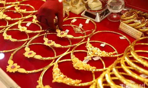 Vàng thế giới "tăng nóng" trong sáng 23/6, nhưng chuyên gia lại cảnh báo điều ngược lại