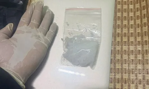 Tang vật nhỏ tại nhà riêng, hé lộ "việc động trời" của nam thanh niên 9X