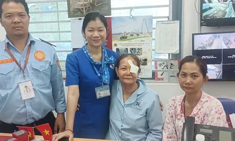 Đánh rơi túi vàng khi điều trị tại bệnh viện, người phụ nữ nhận kết quả không ngờ