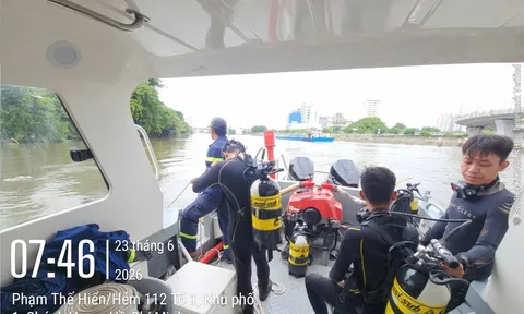 Để lại đôi dép trên cầu rồi mất tích: Trước đó nam thanh niên đã gọi điện nói một điều khiến nhiều người xót xa