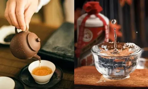 Người xưa nói, “Rượu đầy kính khách, trà đầy thất lễ”: Ý nghĩa sâu xa là gì?