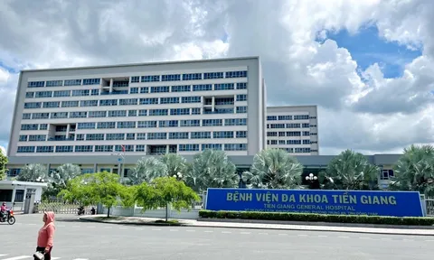 Danh tính người đàn ông rơi từ lầu 8 xuống lầu 3 bệnh viện tử vong ở Đồng Tháp