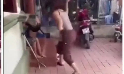 Clip con dâu đánh chửi mẹ chồng già yếu không tiếc tay: Sự thật khiến dư luận phẫn nộ