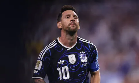 Messi đi vào lịch sử, Argentina khép lại vòng bảng bằng chiến thắng thuyết phục