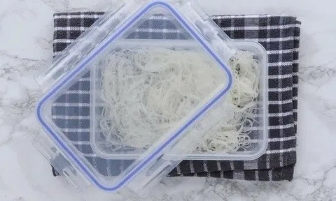 Sai lầm nhiều người mắc phải khi bảo quản bún trong tủ lạnh