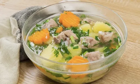 Đầu bếp mách cách chữa nồi canh bị mặn không cần nấu lại, ai cũng nên biết