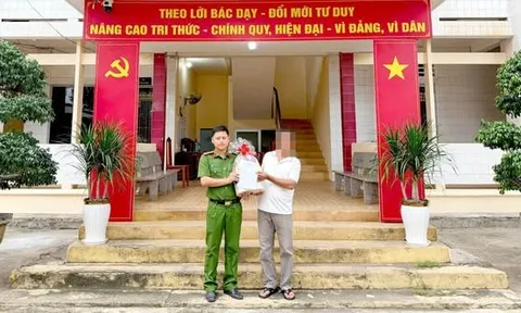 Người đàn ông có biểu hiện bất thường trên cầu lúc nửa đêm, diễn biến sau đó khiến nhiều người ấm lòng