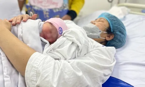Kể từ tháng 7: Sinh con thứ hai sẽ nhận được 5 khoản tiền này