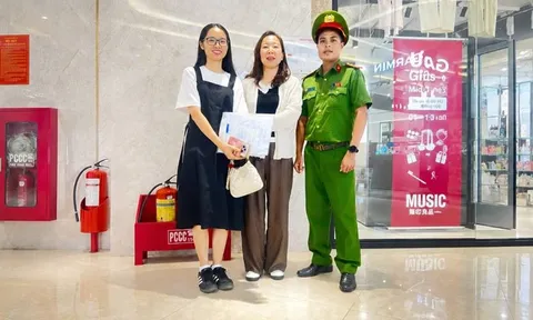 Nữ công dân Hàn Quốc xúc động nhận lại hơn 92 triệu đồng chuyển nhầm