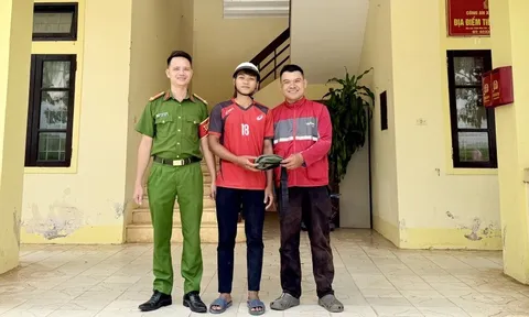 Anh shipper may mắn