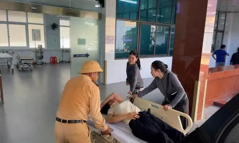 Lái xe cứu thương xúc động kể khoảnh khắc CSGT Hà Tĩnh mở đường cứu bệnh nhân nguy kịch: "Không chỉ mở đường cho một chuyến xe..."