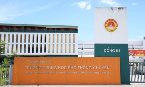Hiệu trưởng THPT Chuyên Tuyên Quang cùng 6 người bị khởi tố trong vụ án liên quan kỳ thi tốt nghiệp THPT 2026