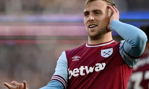 Jarrod Bowen cam kết tương lai với West Ham United