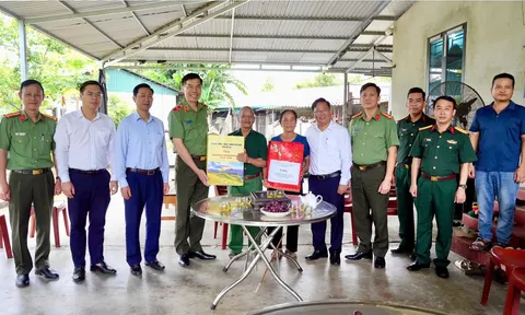 Những phần quà nghĩa tình gửi tới các gia đình chính sách, người có công với cách mạng